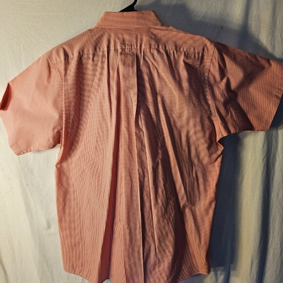 Van Heusen Short Sleeve Dress Shirt -- ITEM #1868 - Picture 2 of 2